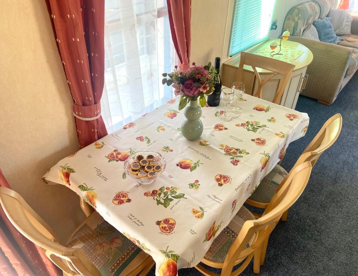 Kisvakond Vendeghaz Apartment Jeno Екстериор снимка