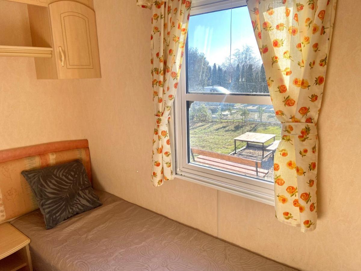 Kisvakond Vendeghaz Apartment Jeno Екстериор снимка