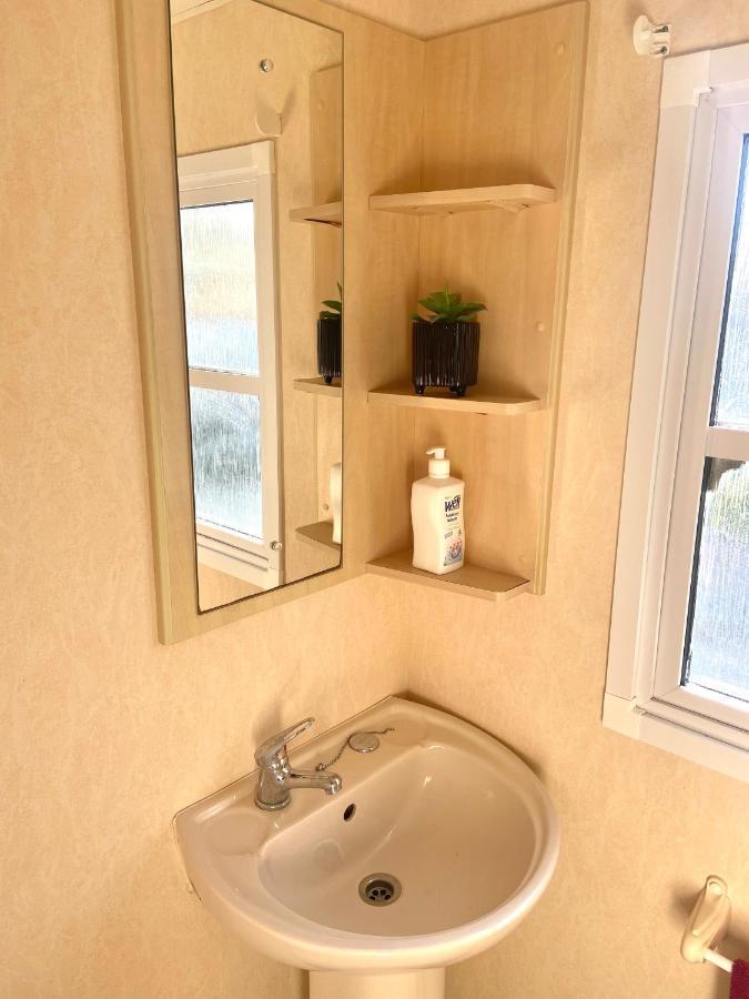 Kisvakond Vendeghaz Apartment Jeno Екстериор снимка
