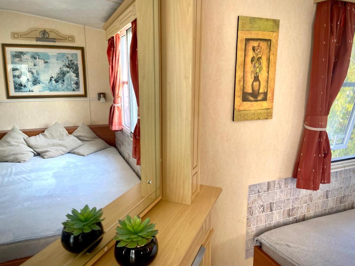 Kisvakond Vendeghaz Apartment Jeno Екстериор снимка