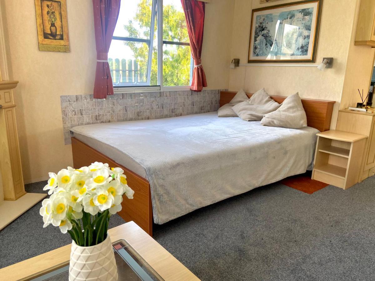 Kisvakond Vendeghaz Apartment Jeno Екстериор снимка
